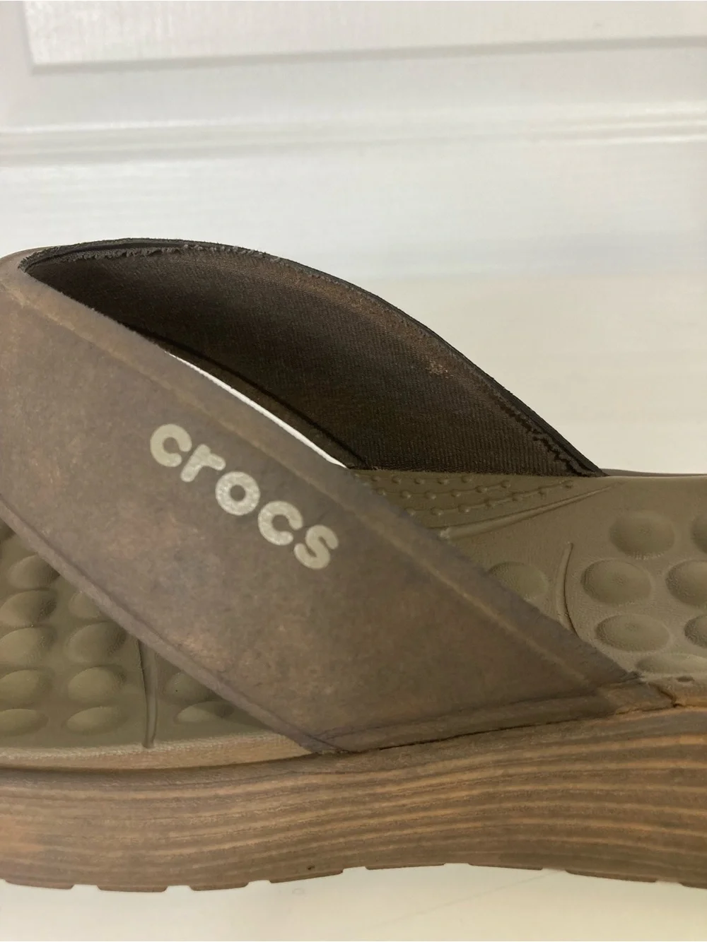CROCS Sandals Men 11 Brown Flip-Flops Reviva Thong Song